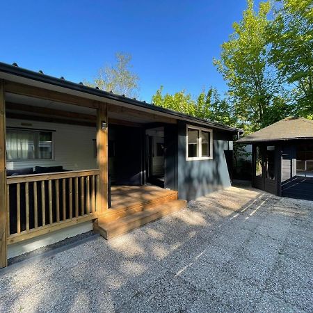 Вилла Chalet 'T Rijsterbos Op Camping Met Zwembad! Экстерьер фото