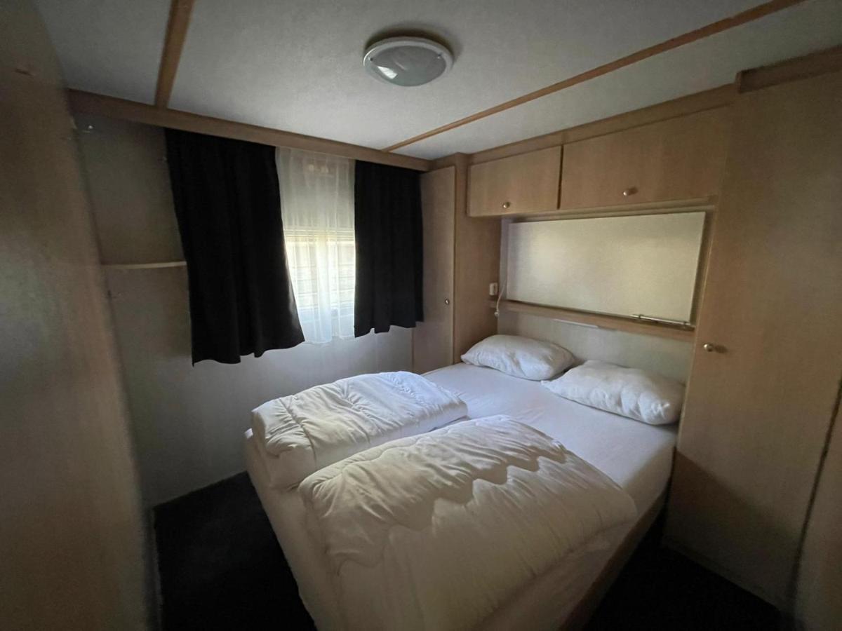 Вилла Chalet 'T Rijsterbos Op Camping Met Zwembad! Экстерьер фото